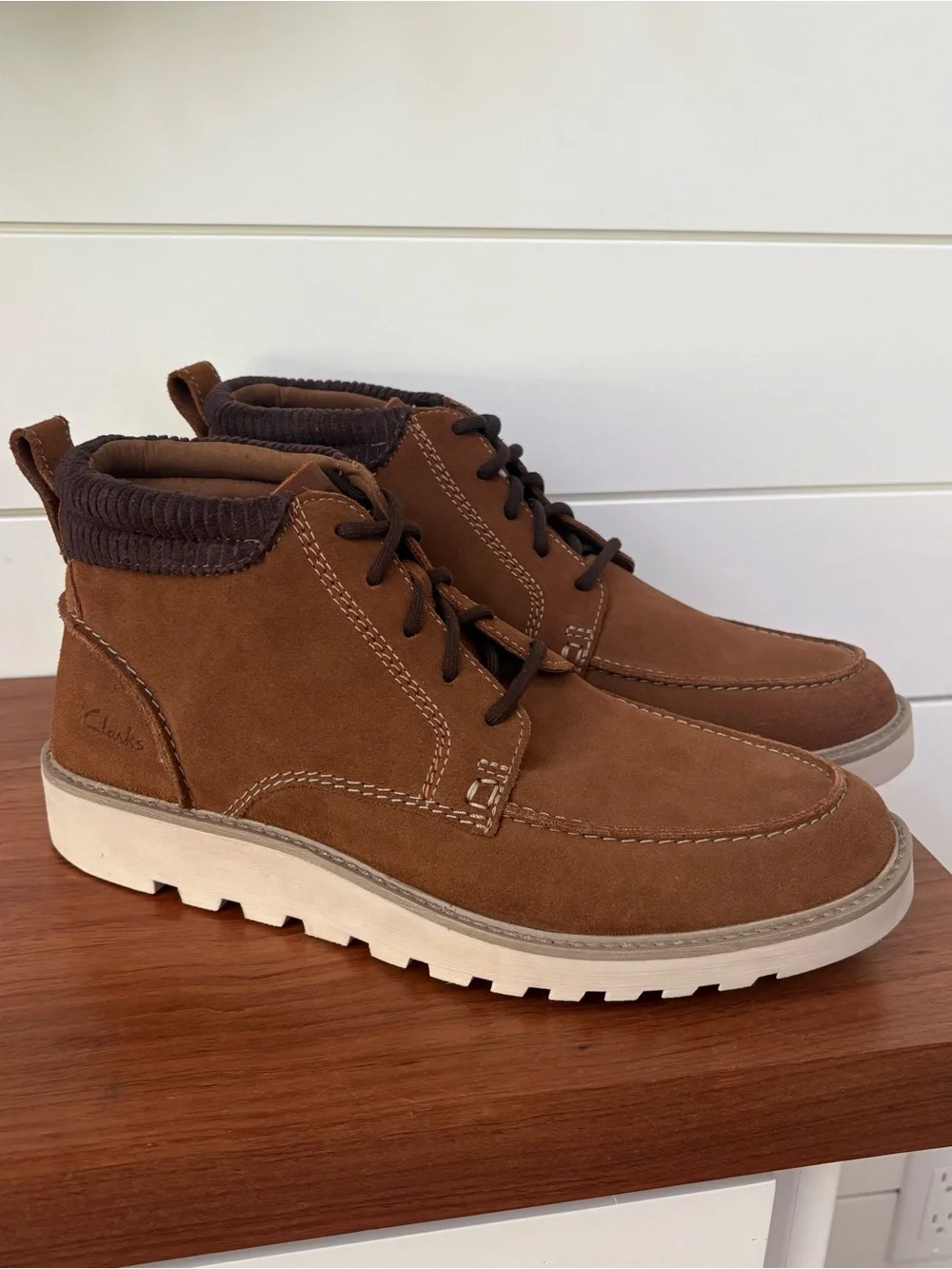 Clarks Men's Barnes Mid Oxford Boots Brown Cola Suede Size 12 US Classic NWOT